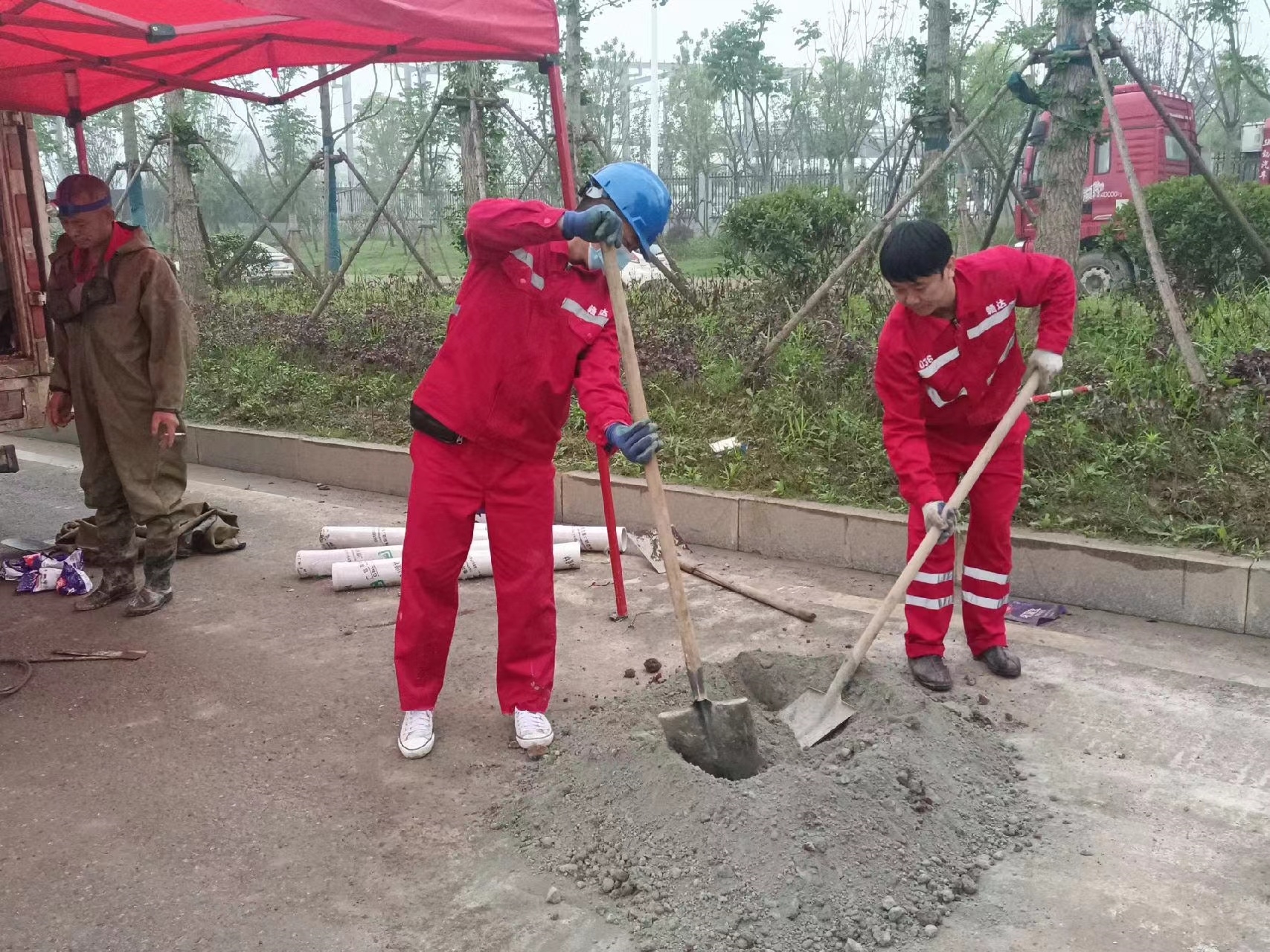 咸安管道疏通哪家好】及时进行市政管道清淤